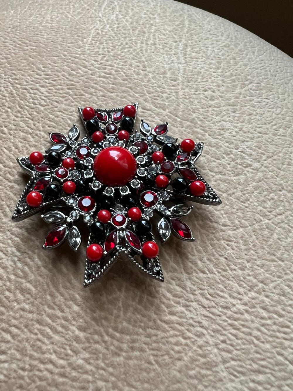 Joan Rivers Costume Brooch – Red & Clear Glass Stones
